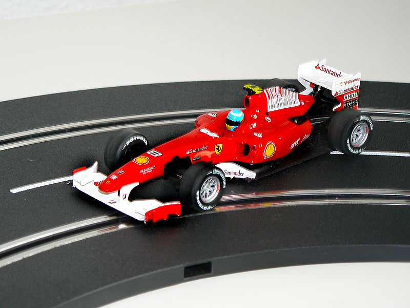 Ferrari F10 von Fernando Alonso (Carrera 30516)