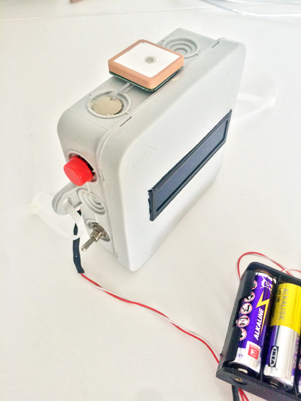 Beitragsbild Arduino GPS-Speedometer/Tracker von außen