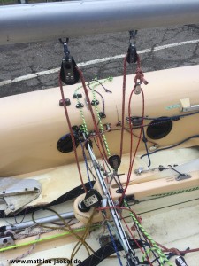 470er - Cockpit. zu sehen: Großschot....