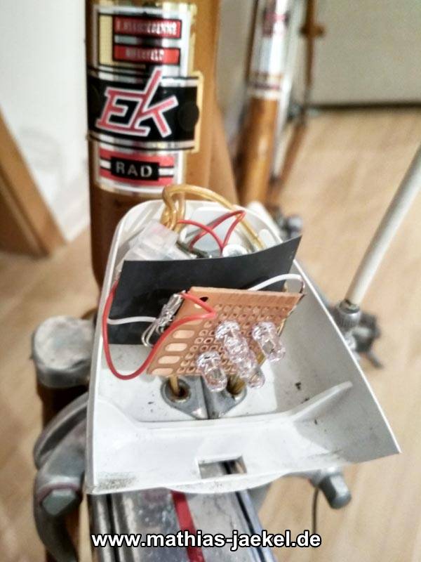 LED passt in die alte Fahrradlampe 1