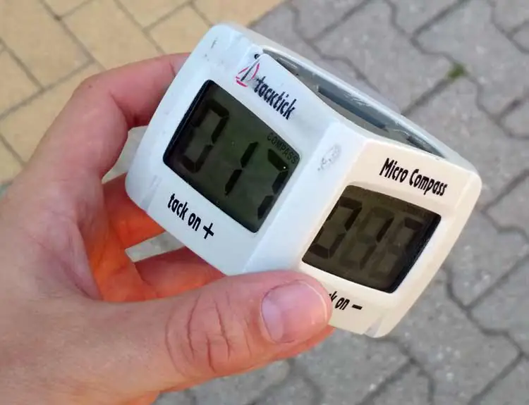 Akku-/Batteriewechsel beim TACKTICK Micro Compass