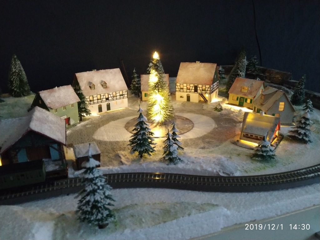 TT Eisenbahn Winterlandschaft fertig - Beleuchtet