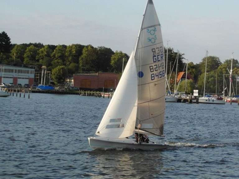 Auf Alten Schiffen Lernt Man Segeln