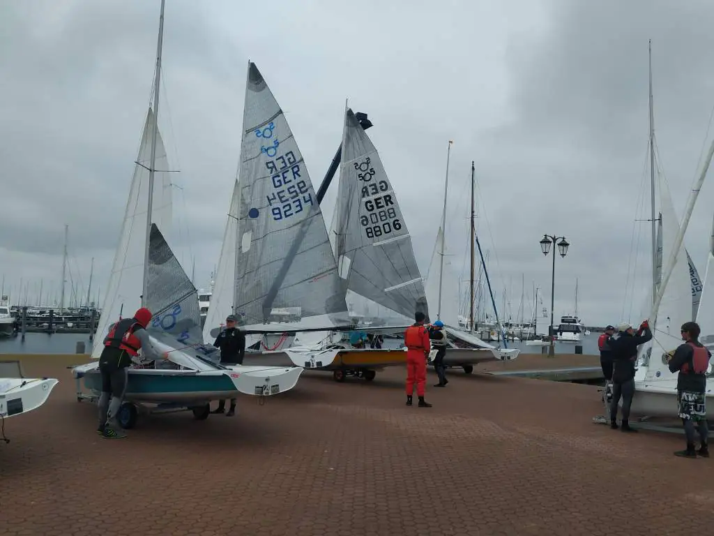 Tipps beim Segeln mit viel Wind – Starkwindtrimm (5+Bft) bei Jollen