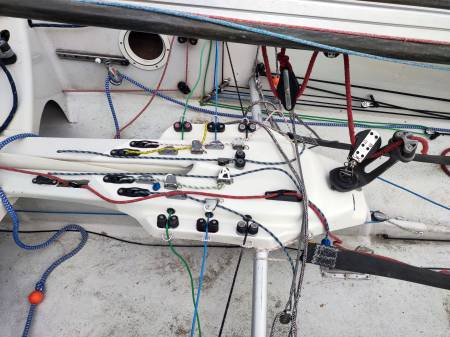 Das Endergebnis vom Gelcoat Refit mit Gelcoat Farbe von Yachtcare