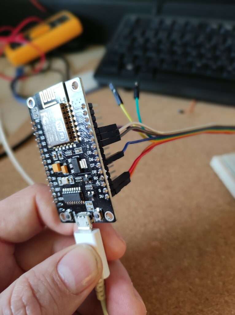 testaufbau terrarium ueberwachung esp8266,dht22 2